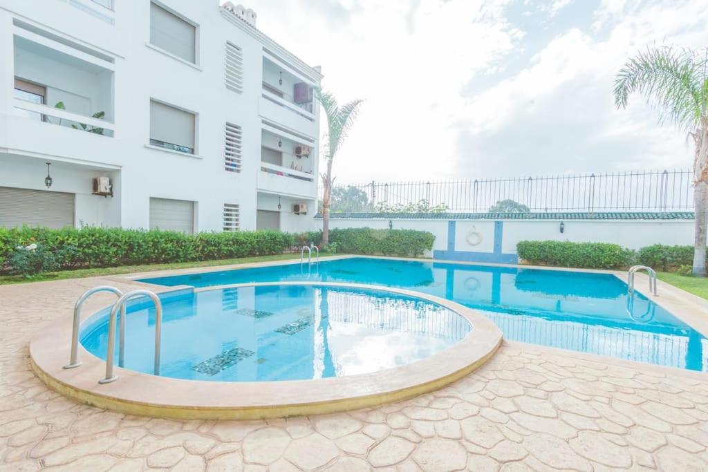 Lovely 2 Bedroom Vacation Home With Pool/Beach 스크히라트 외부 사진