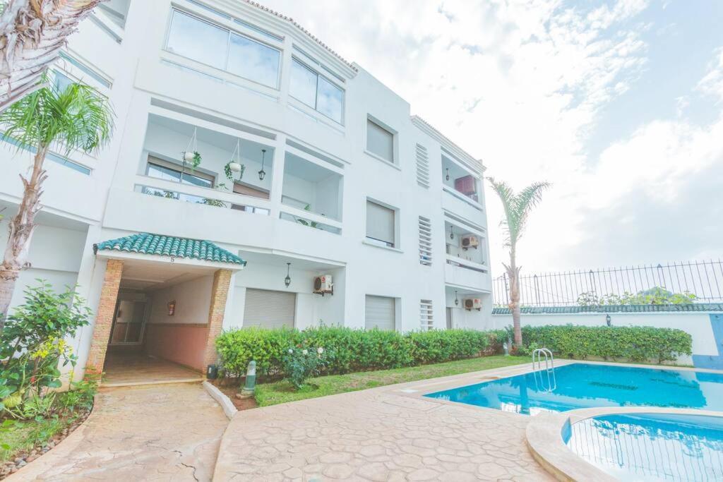 Lovely 2 Bedroom Vacation Home With Pool/Beach 스크히라트 외부 사진