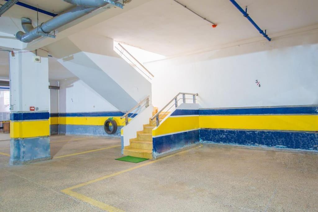 Lovely 2 Bedroom Vacation Home With Pool/Beach 스크히라트 외부 사진